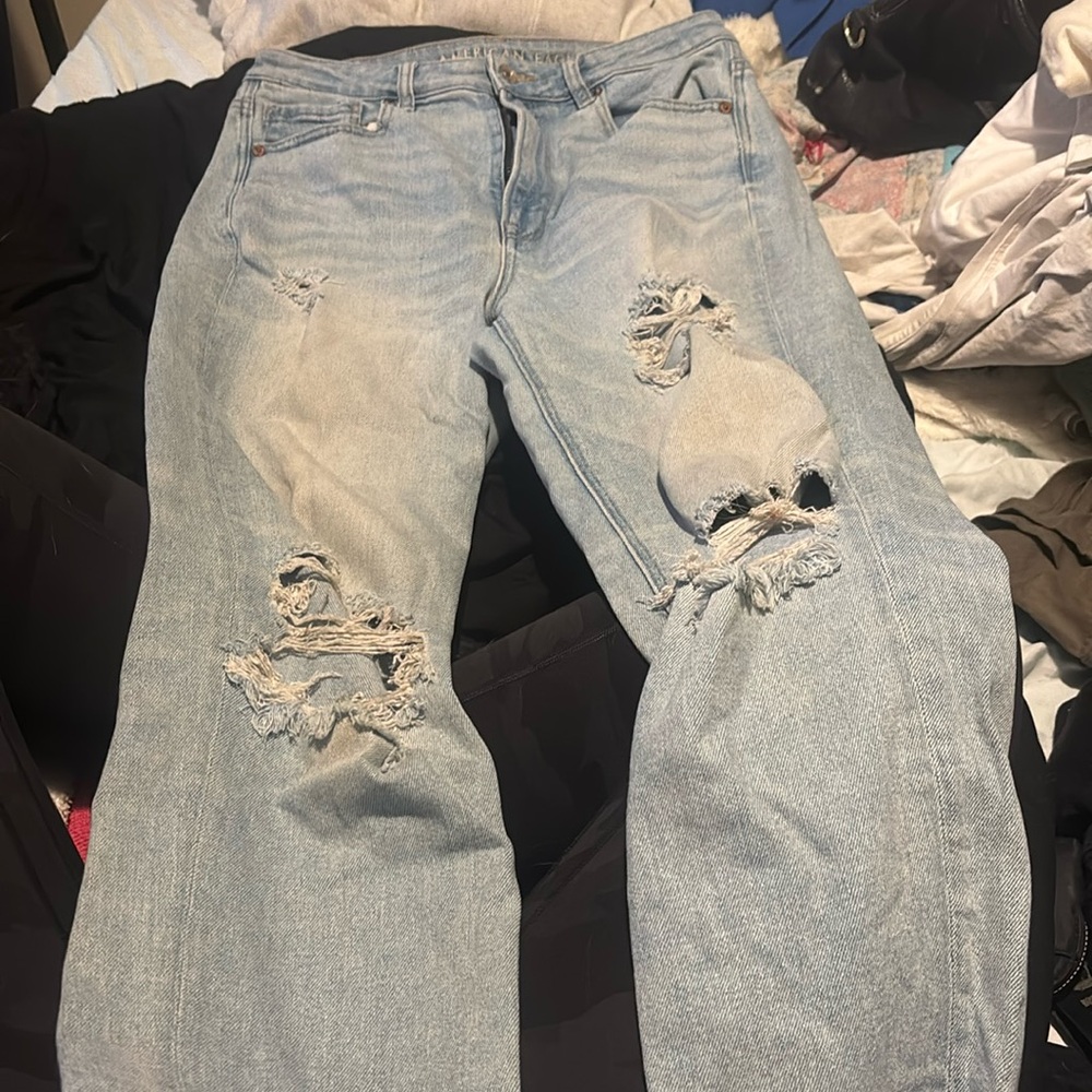 american eagle ripped jeans